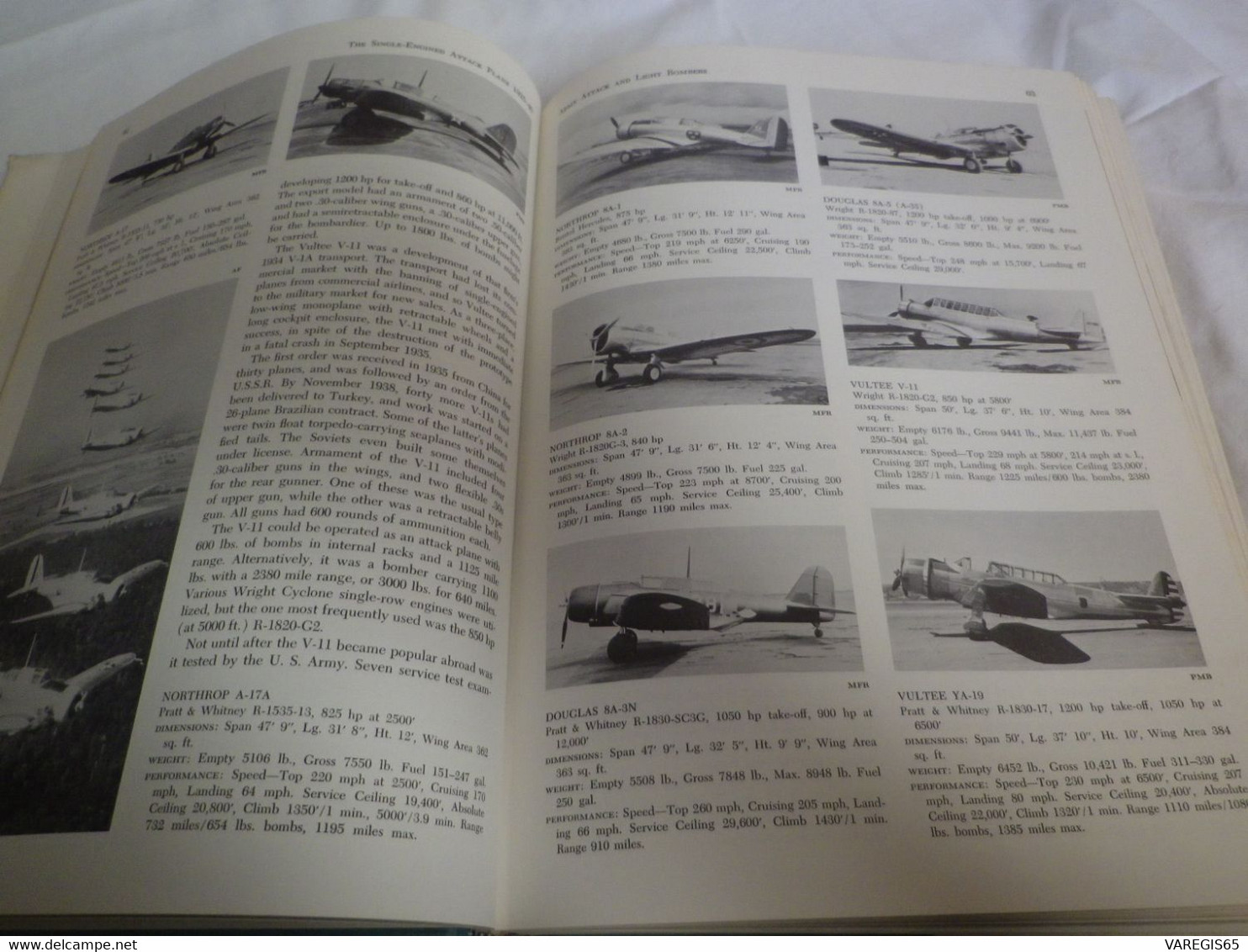 AMERICAN COMBAT PLANES - LES AVIONS DE COMBAT DES USA - RAY WAGNER - ANNEES 60 - TRES NOMBREUSES PHOTOS - 447 PAGES