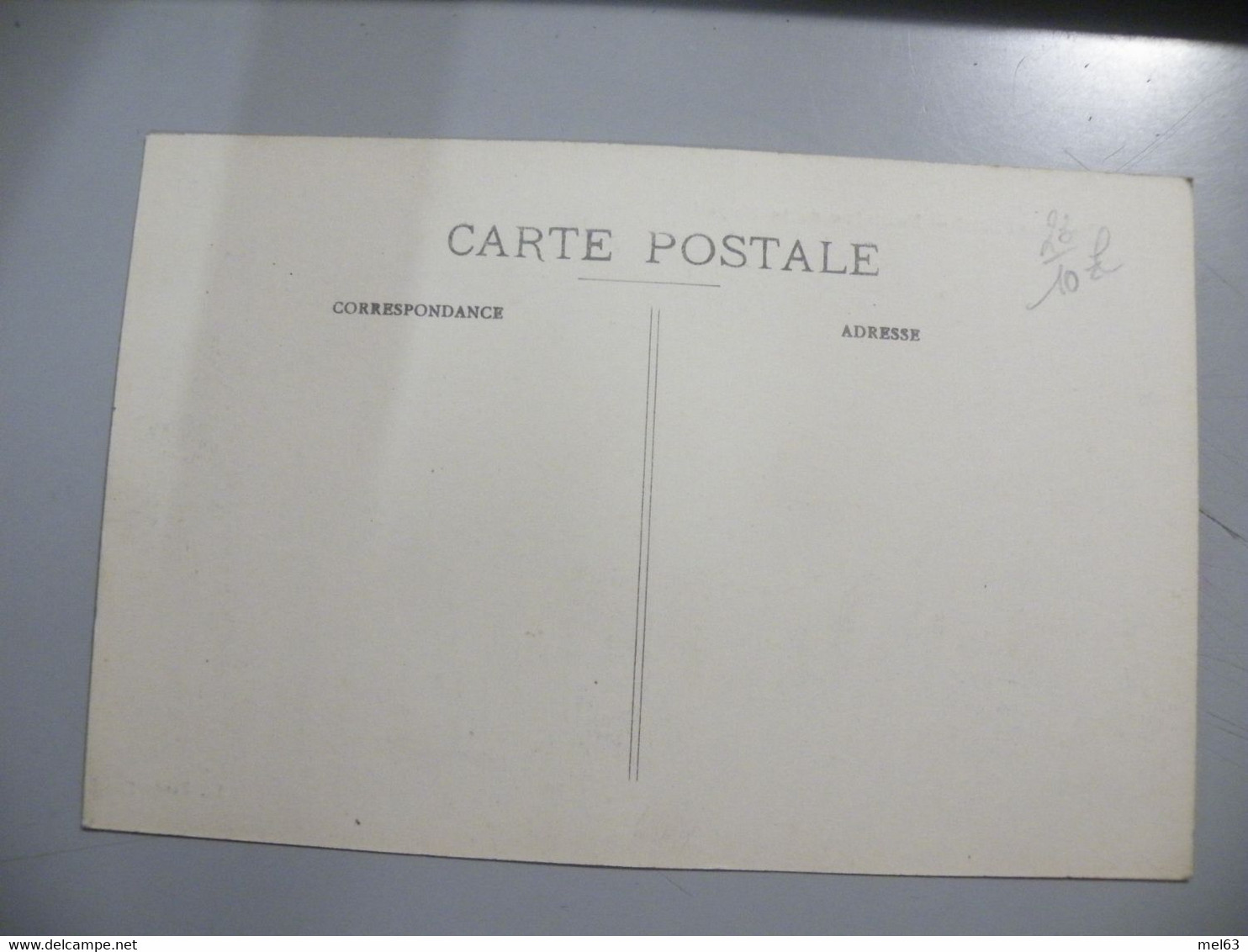 A500 . CPA. 23. ROYERE. (Creuse). Fontaine De La Mayade.. Beau Plan Animé. Non écrite - Royere