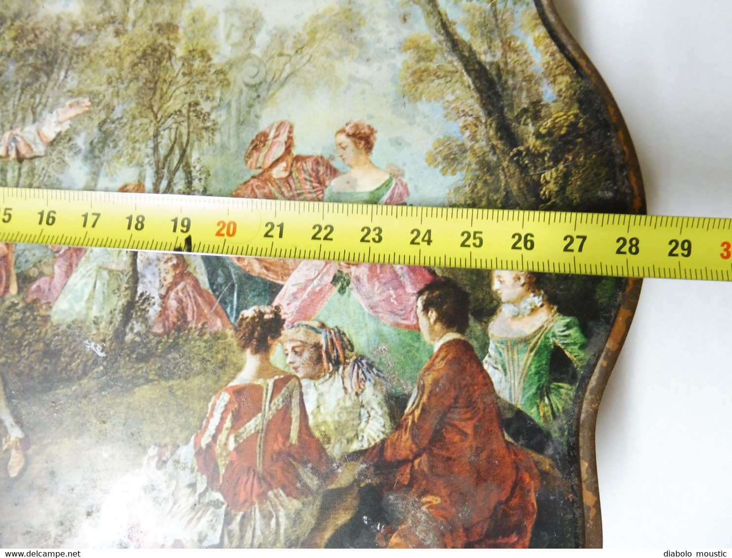 Boite-coffret  Pour Biscuits Saint-Michel  Décorée Par Un Tableau De WATTEAU (dim . 28cm X 20cm X 6cm) - Dozen