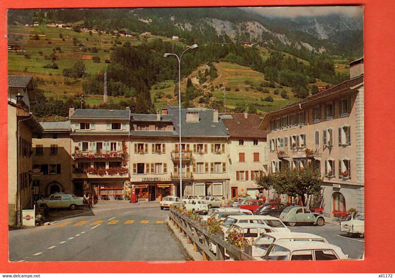 HCF-04  Orsières Entremont. La Place Centrale. Pub Martini. Deux Chevaux. Circulé. Darbellay 15025 Grand Format - Orsières