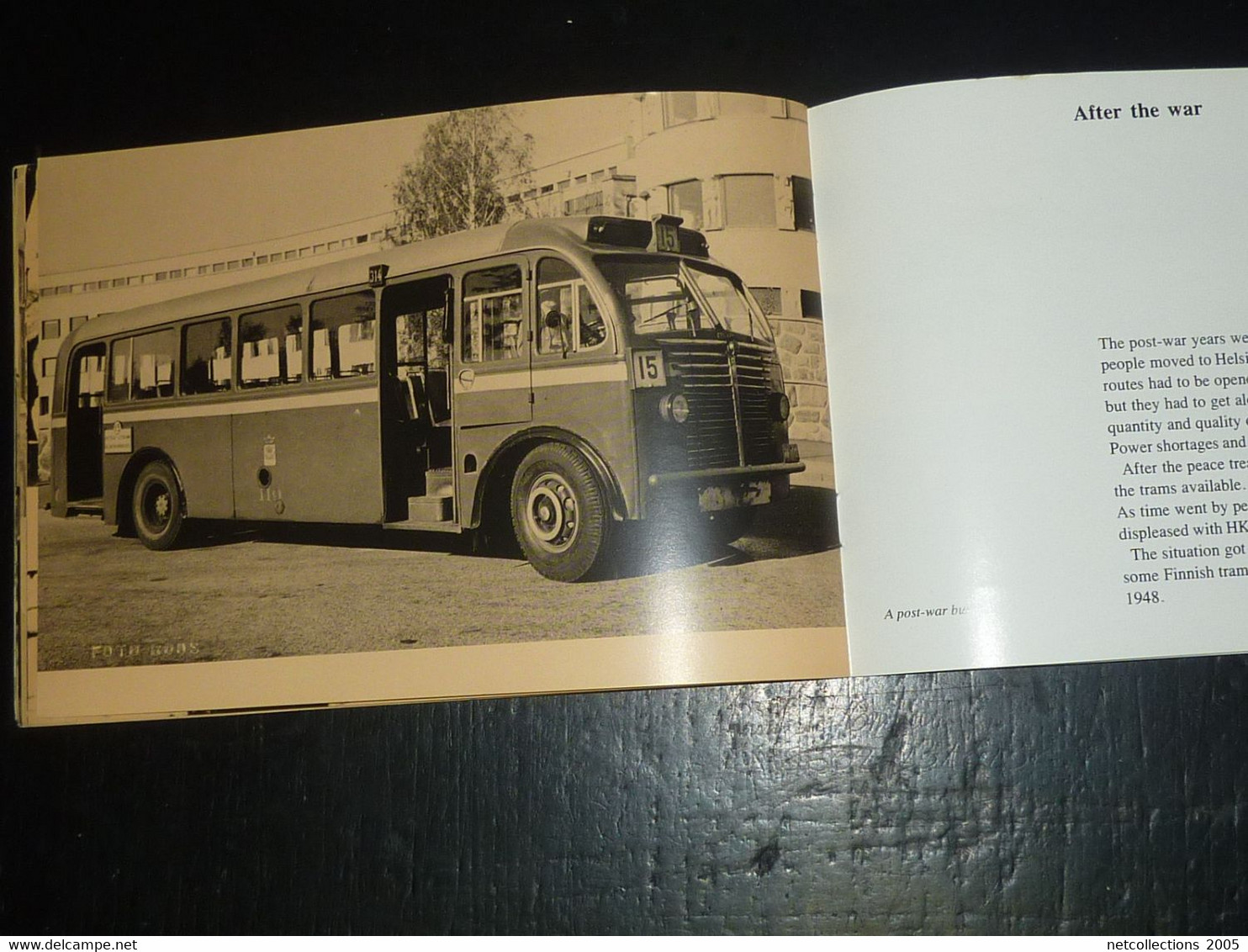 LIVRE "EN ANGLAIS" ILLUSTREE SUR L'EVOLUTION DES TRANSPORTS DE L'OMNIBUS AU TRAMWAYS, BUS ELECTRIQUE ET A ESSENCE