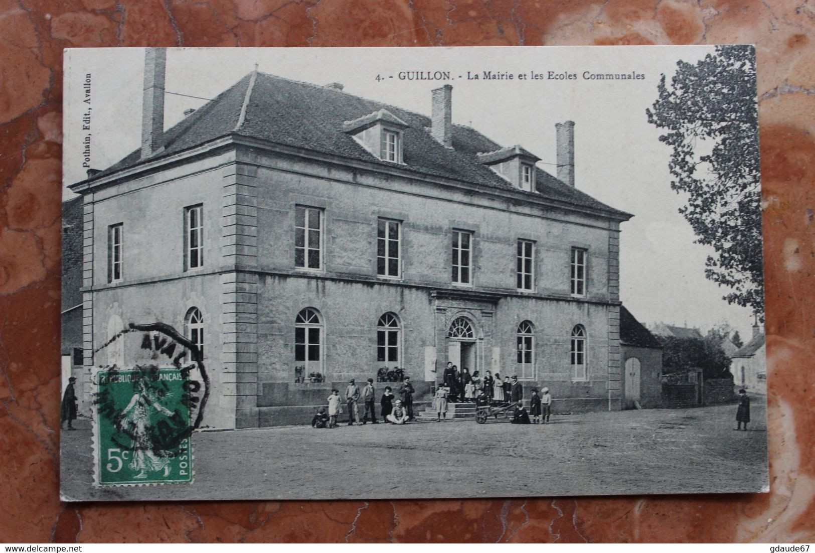 GUILLON (89) - LA MAIRIE ET LES ECOLES COMMUNALES - Guillon