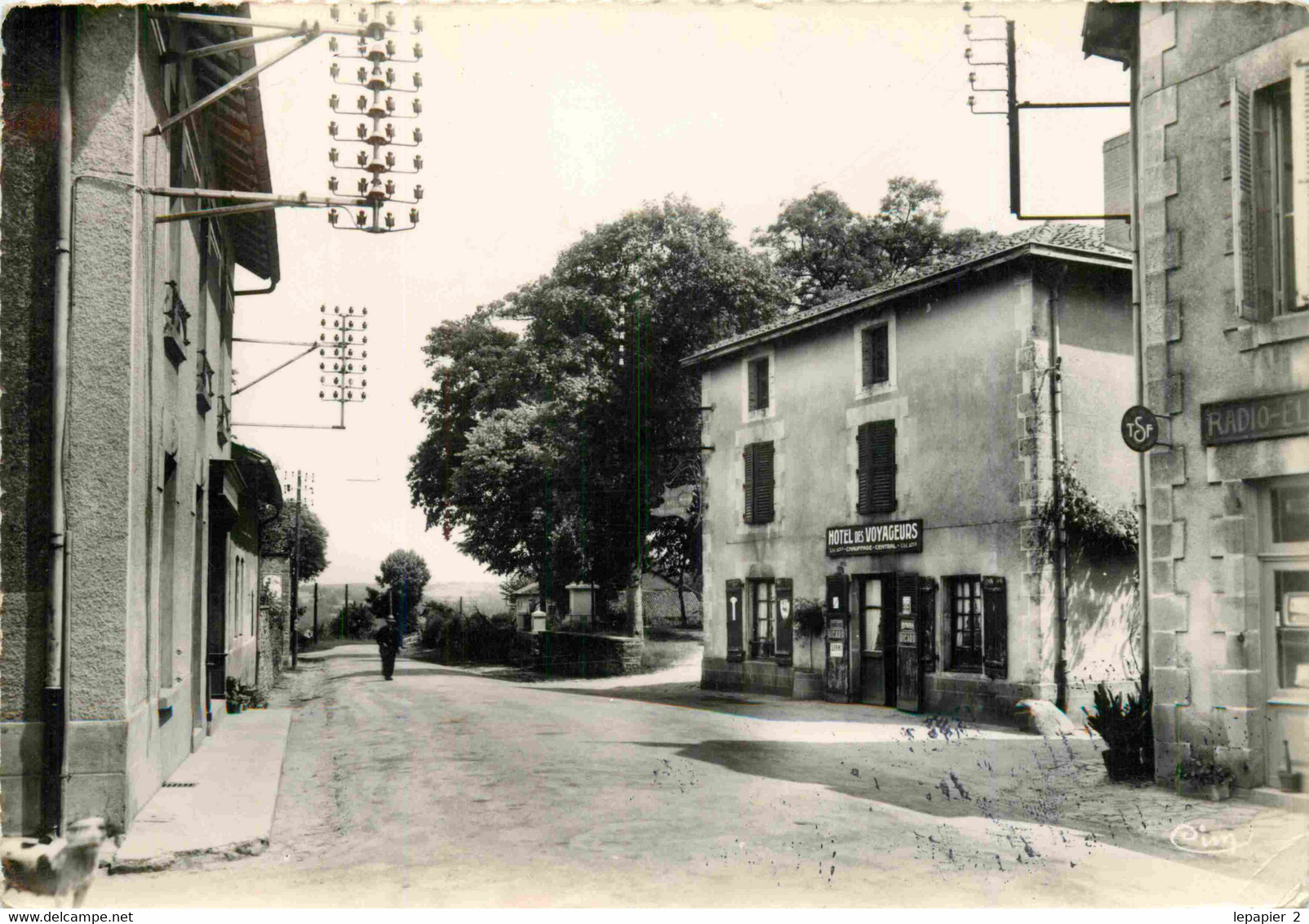 87 NANTIAT PLace De La Motte - Hôtel Des Voyageurs - Magasin Radio TSF CPSM GF Combier N°77 - Nantiat