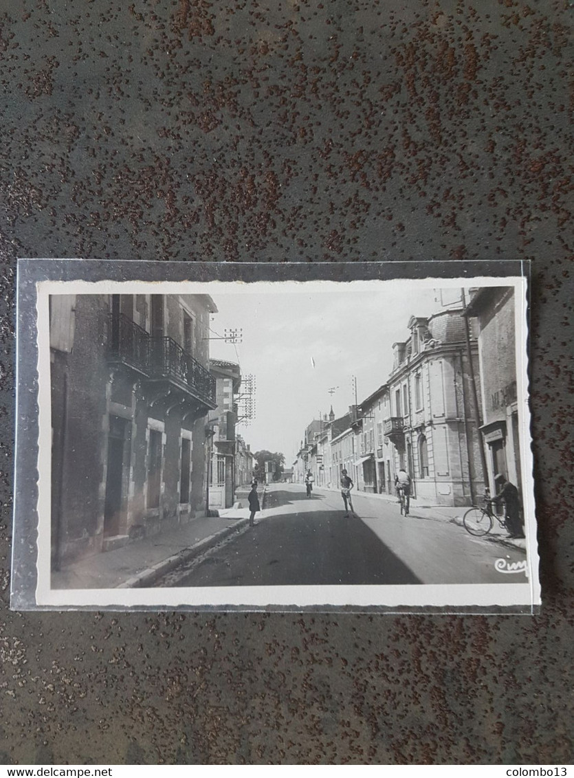 86 COUHE VERAC AVENUE DE BORDEAUX 1950 - Couhe