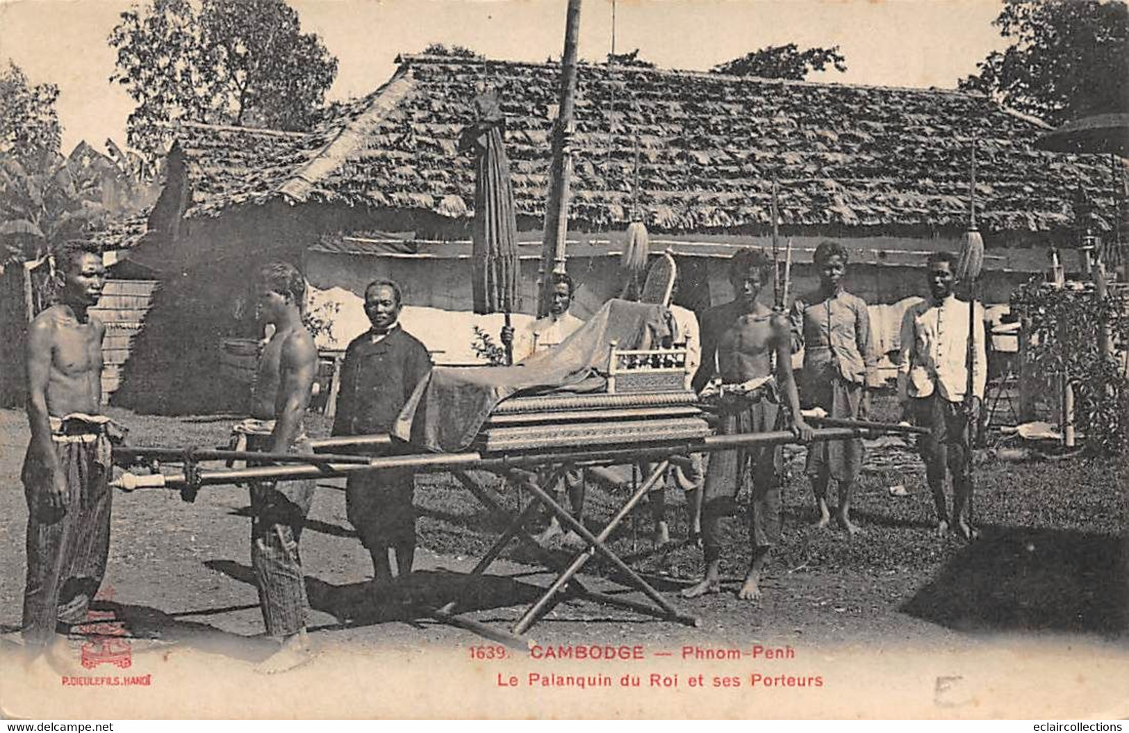 Cambodge     Phnom-Penh   Le Palanquin Du Roi Et Ses Porteurs    (voir Scan) - Cambodge