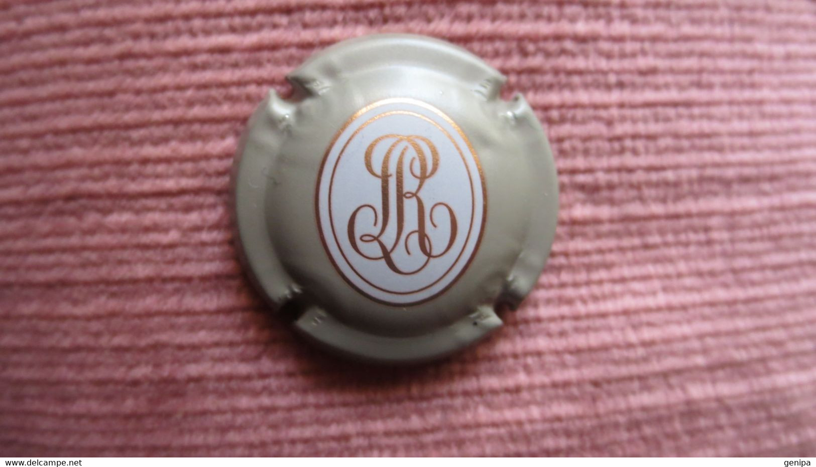 CAPSULE CHAMPAGNE LOUIS ROEDERER Gris Mat Et Or - Roederer, Louis