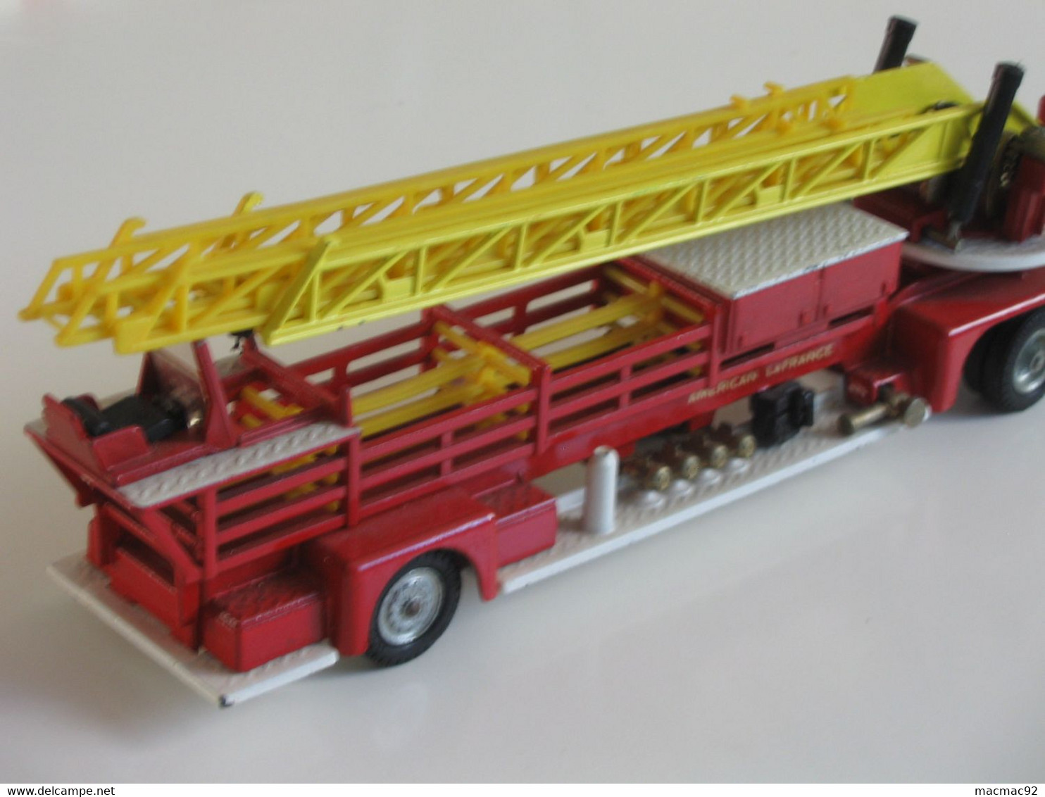 CORGI MAJOR TOYS - Superbe camion de pompier grande échelle - Aerial Rescue Tractor    **** EN ACHAT IMMEDIAT ****.