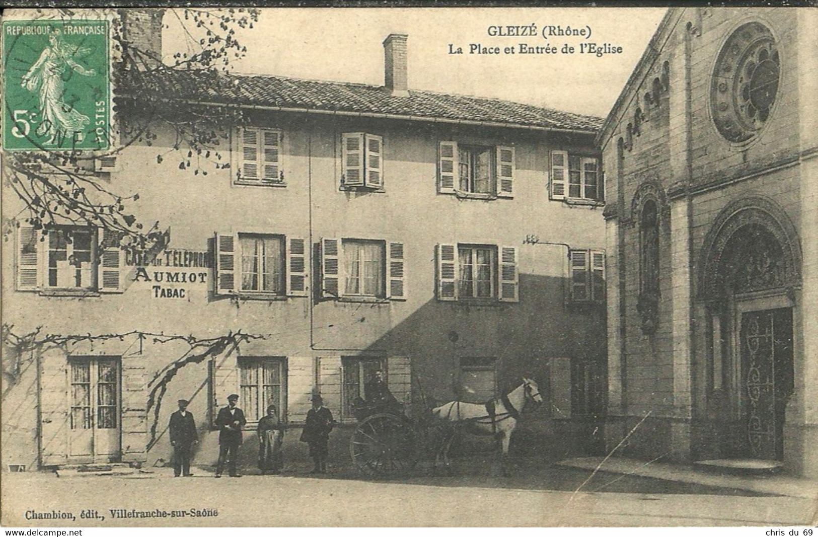 Gleize La Place Et Entree De L Eglise - Gleize