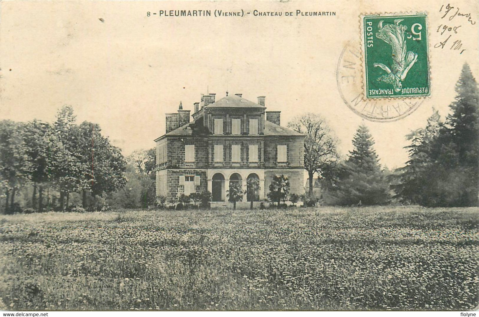 Pleumartin - Le Château Du Village - Pleumartin