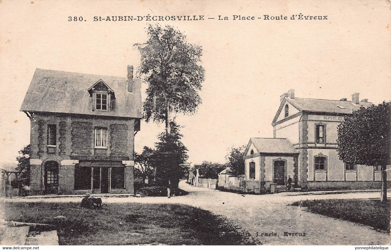 27 - EURE - SAINT-AUBIN D'ECROSVILLE - 10581 - La Place Route D'Évreux- Mairie - Saint-Aubin-d'Ecrosville
