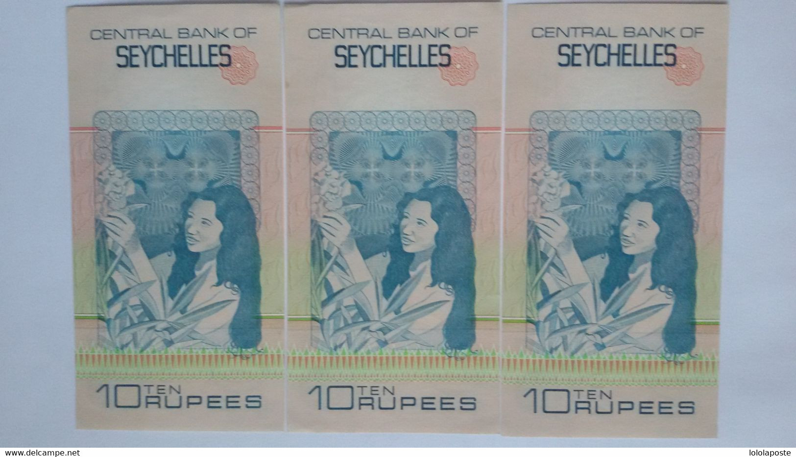 SEYCHELLES - 3 Superbes Billets De 10 Rupees En Excellent état Série D - Seychelles