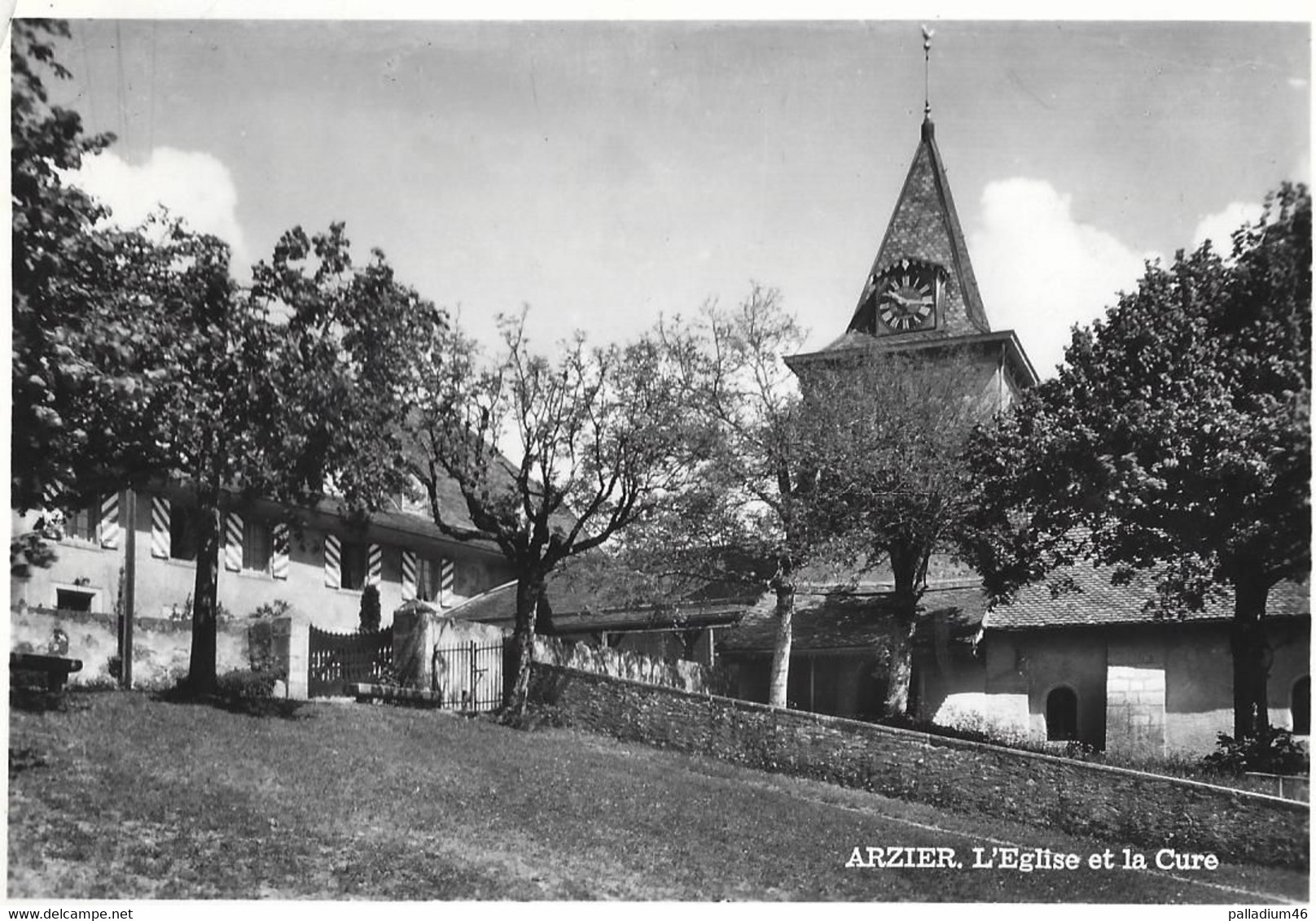 VAUD ARZIER - L'Eglise Et La Cure - Deriaz Baulmes No: 7928 - Voyagé - Arzier-Le Muids