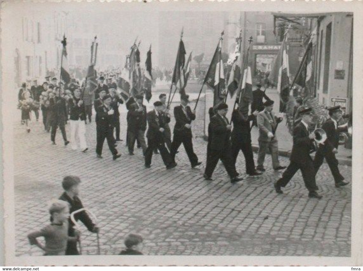 67 - CP-Photo - 11,5 X 8,7 Cm -  ROTHAU  Défilé De Drapeaux   (2 Scans) /BR11 - Rothau