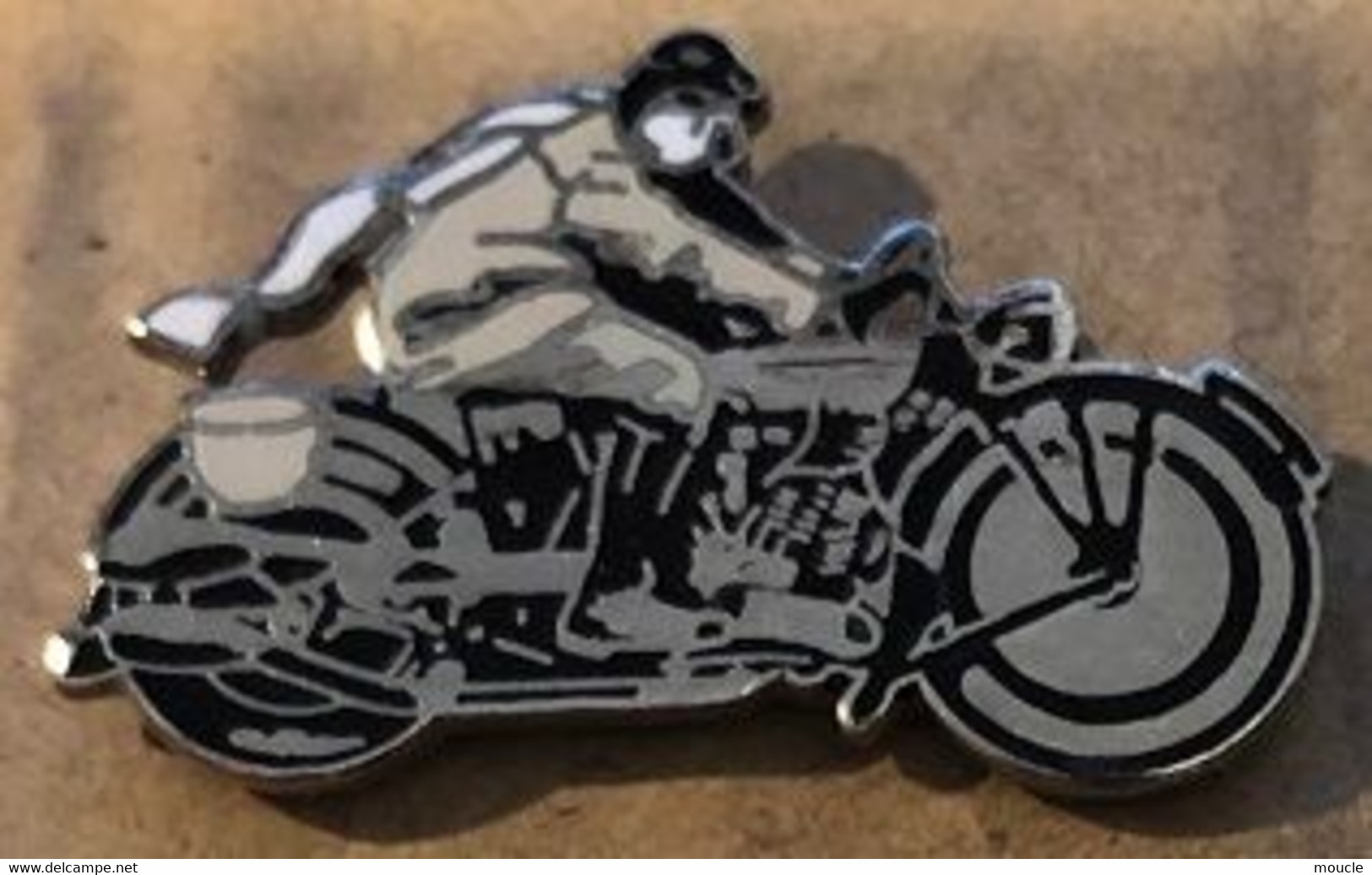 MOTO - CORNER - MOTOCYCLISTE - MOTORBIKE - MOTORRAD - BIKER - MOTOCICLISTA  -       (1) - Motorbikes