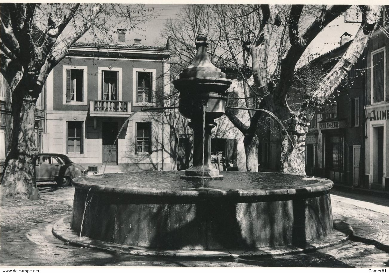 Nans-les-Pins - Grande Fontaine Sur La Place De La Victoire - Simca 9 Auto - Nans-les-Pins