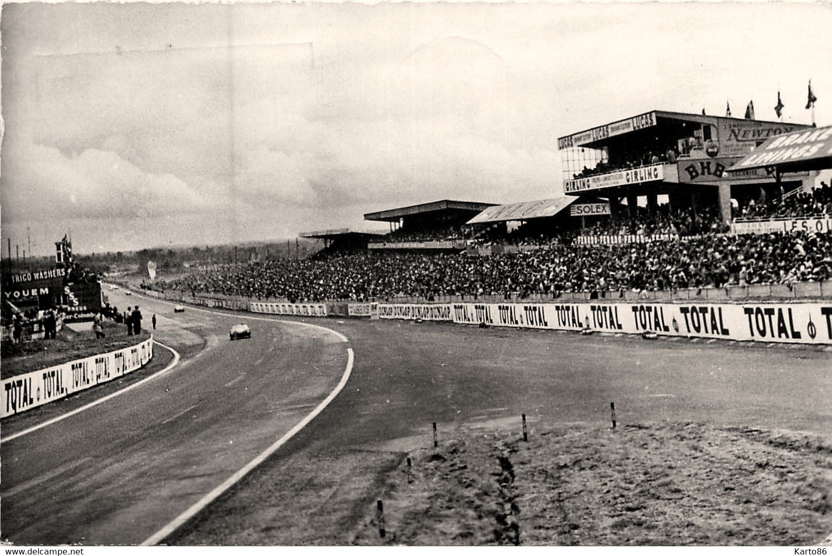 Le Mans * Course Auto Sport Automobile * Le Circuit De La Sarthe Et Les Tribunes * Voitures - Le Mans