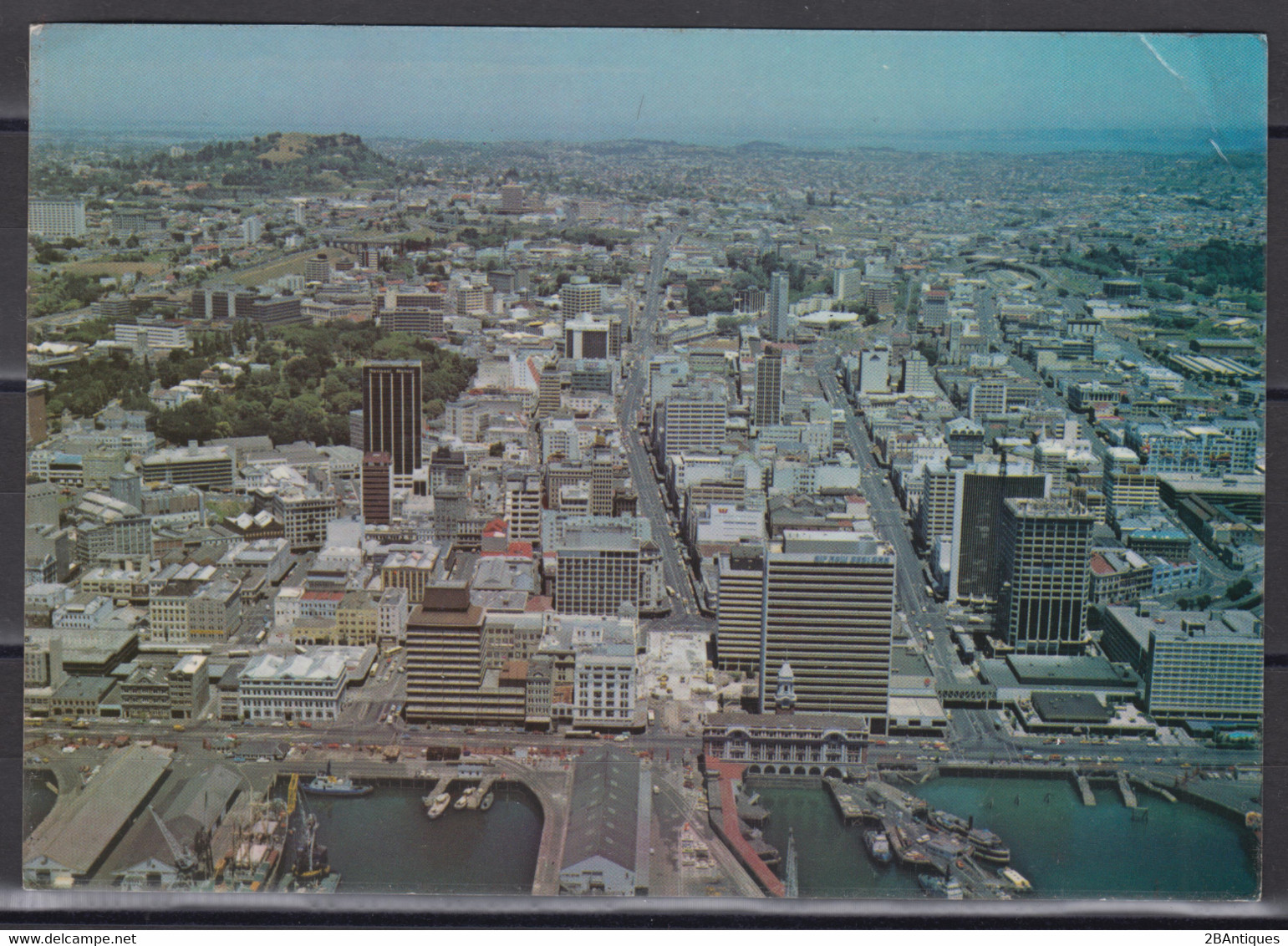 NEW ZEALAND 1970s - Postcard With 7 Stamps - Lettres & Documents