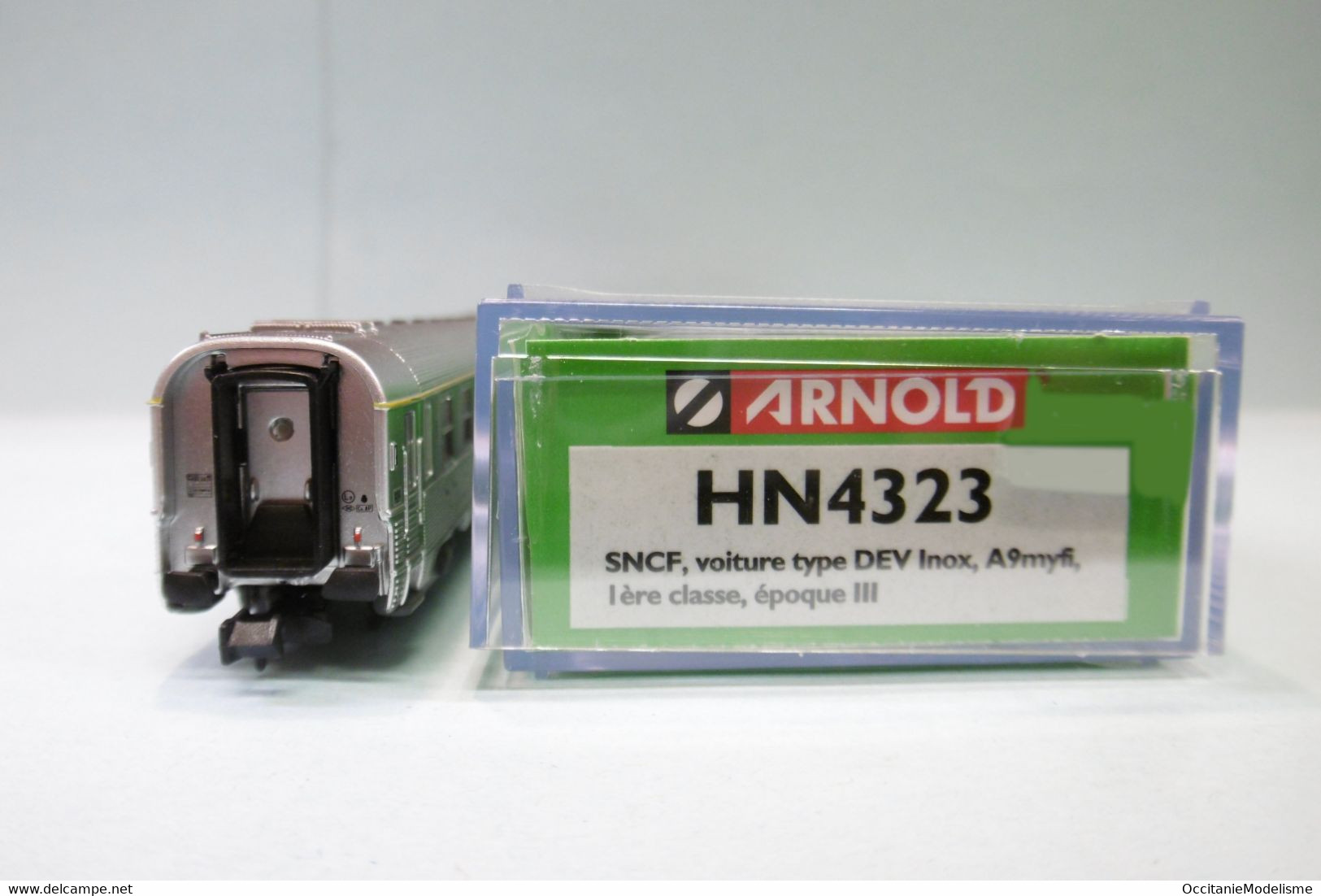 Arnold - Voiture DEV INOX A9 1ère classe SNCF ép. III réf. HN4323 Neuf N 1/160
