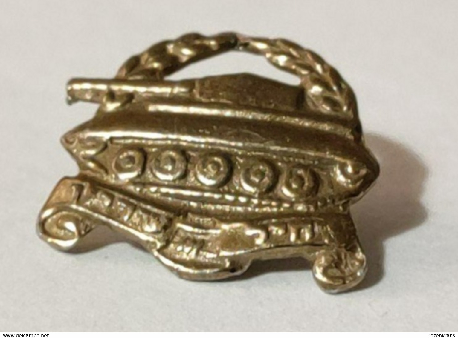 ISRAEL Small Old Military IDF ZAHAL Pin Cap Badge Judaica Jew Jews Jewish Beret Insignia Army Tank Division - Altri & Non Classificati