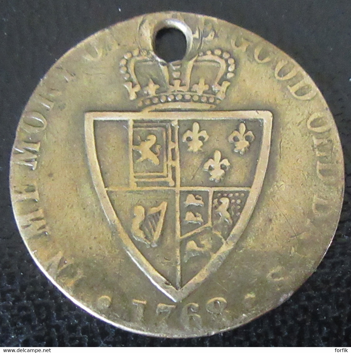 Jeton / Token George III 1768 - "In Memory Of The Good Old Days" - Laiton - Percé - Diam. 25mm, Poids : 3,16g - Adel