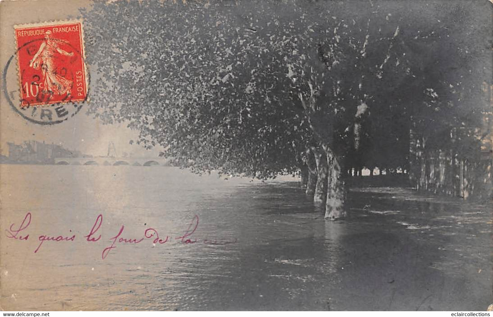 Gien     45          Le Quai Jour De La Crue . Carte Photo      (voir Scan) - Gien