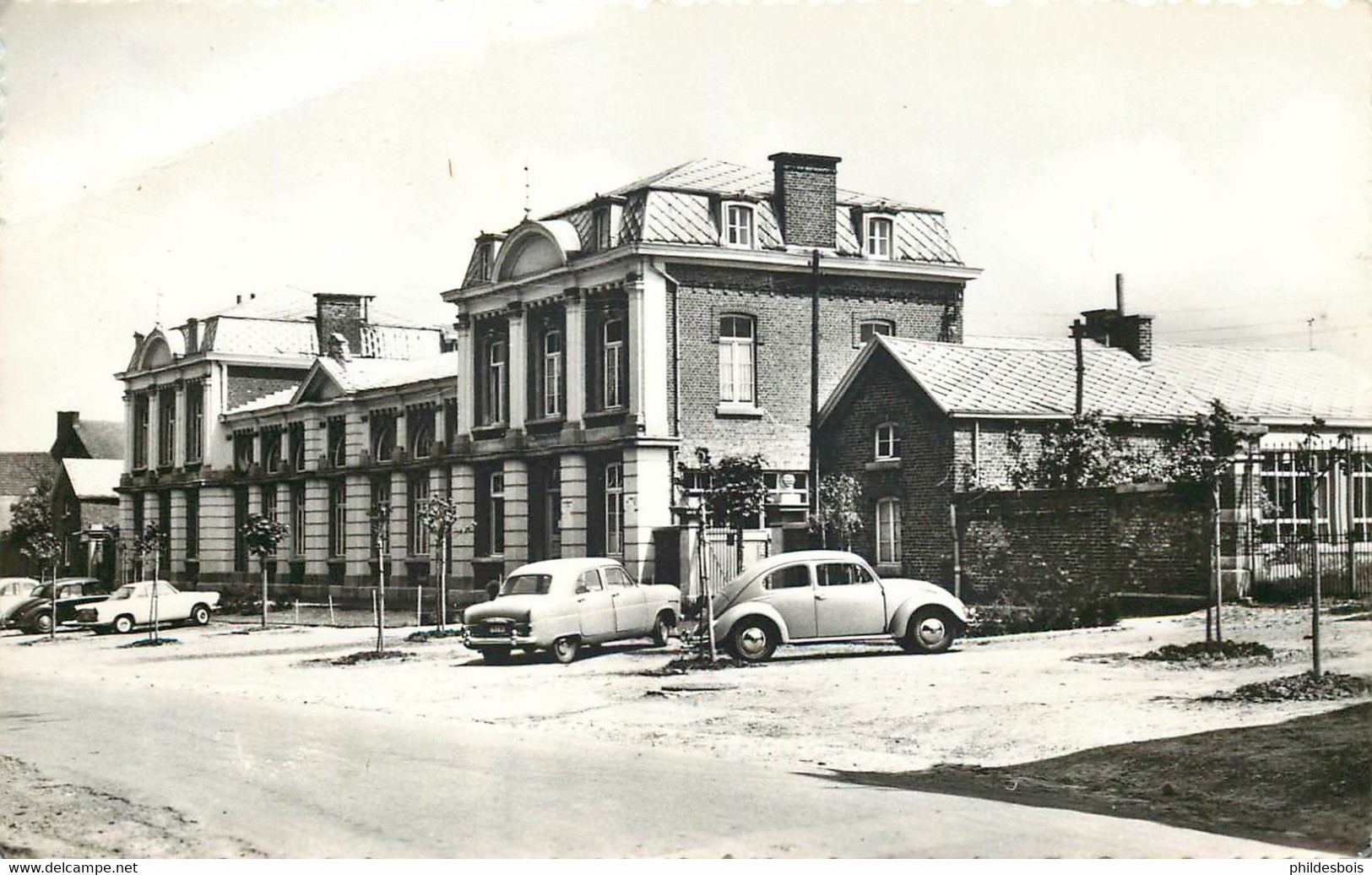 BELGIQUE  FOSSES La VILLE  école - Fosses-la-Ville