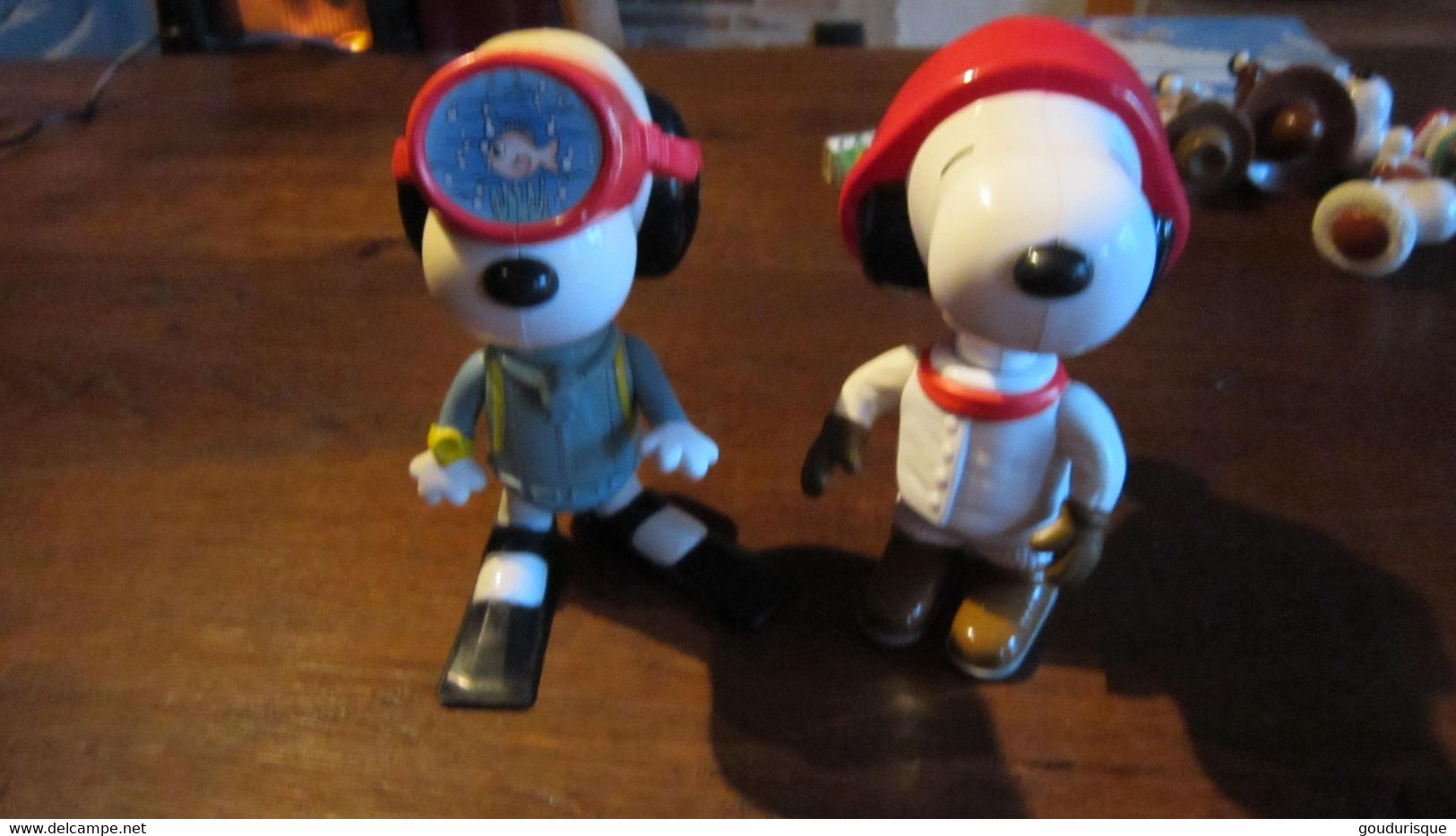 LOT 2 FIGURINES Moyenne SNOOPY OFFERT PAR MAC DO - Peanuts