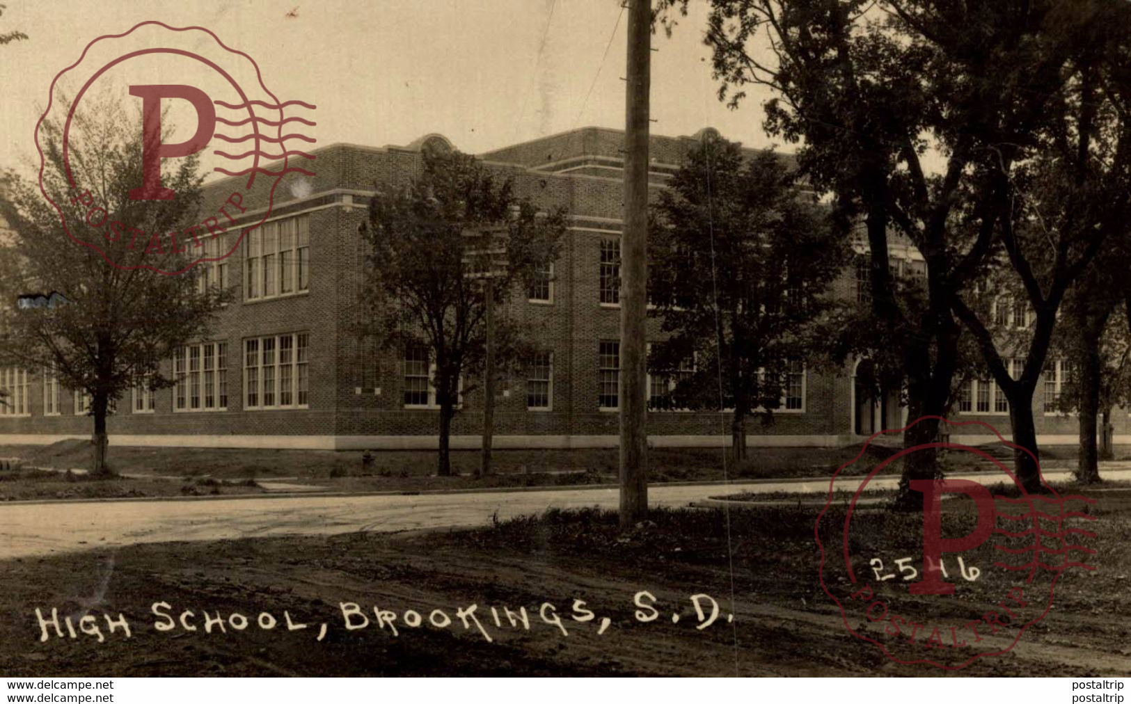 HIGH SCHOOL, BROOKINGS, S.D. - REAL PHOTO - Brookings