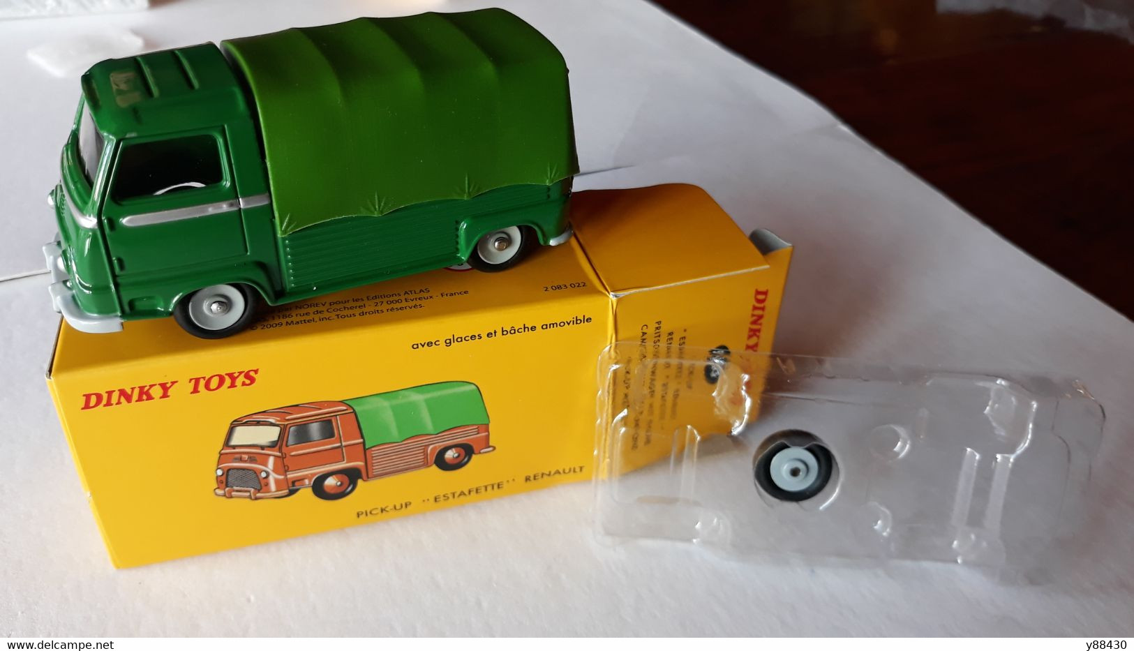 DINKY TOYS -  PICK-UP  ESTAFETTE  RENAULT  - Miniature Avec Sa Boite Et Certificat - Réedition Atlas . Échelle 1/43 - Dinky