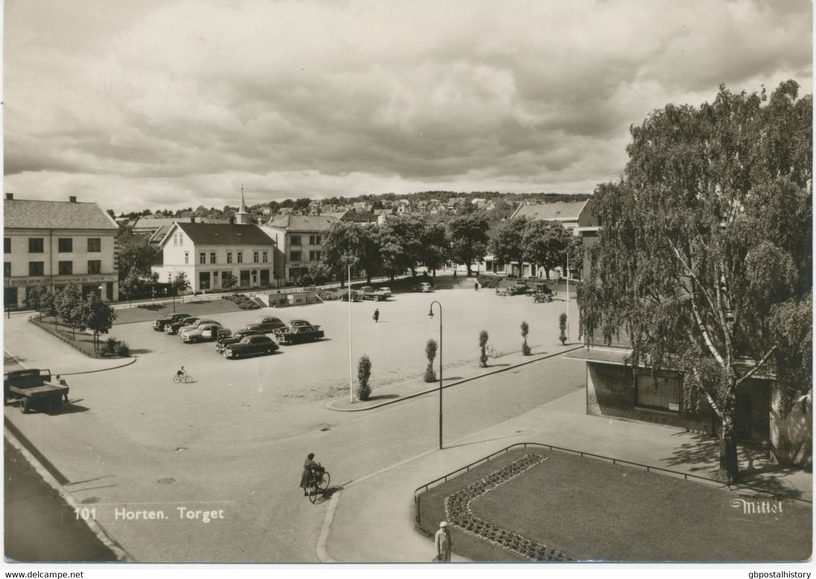 NORWEGEN 1962, 10 Ö Blaugrau (5) Posthorn Sehr Seltene MeF Auf Kab.-AK RP (HORTEN, Torget) Mit Maschinestempel „HORTEN“ - Brieven En Documenten