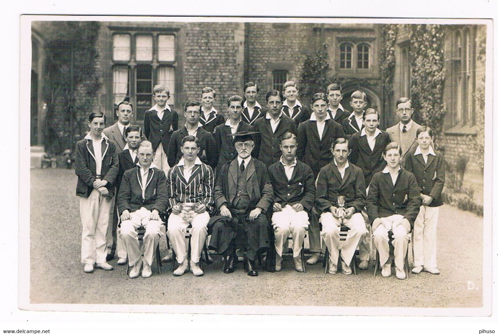 SPORT-110   CRICKET : RPPC With College Cricket-players - Críquet