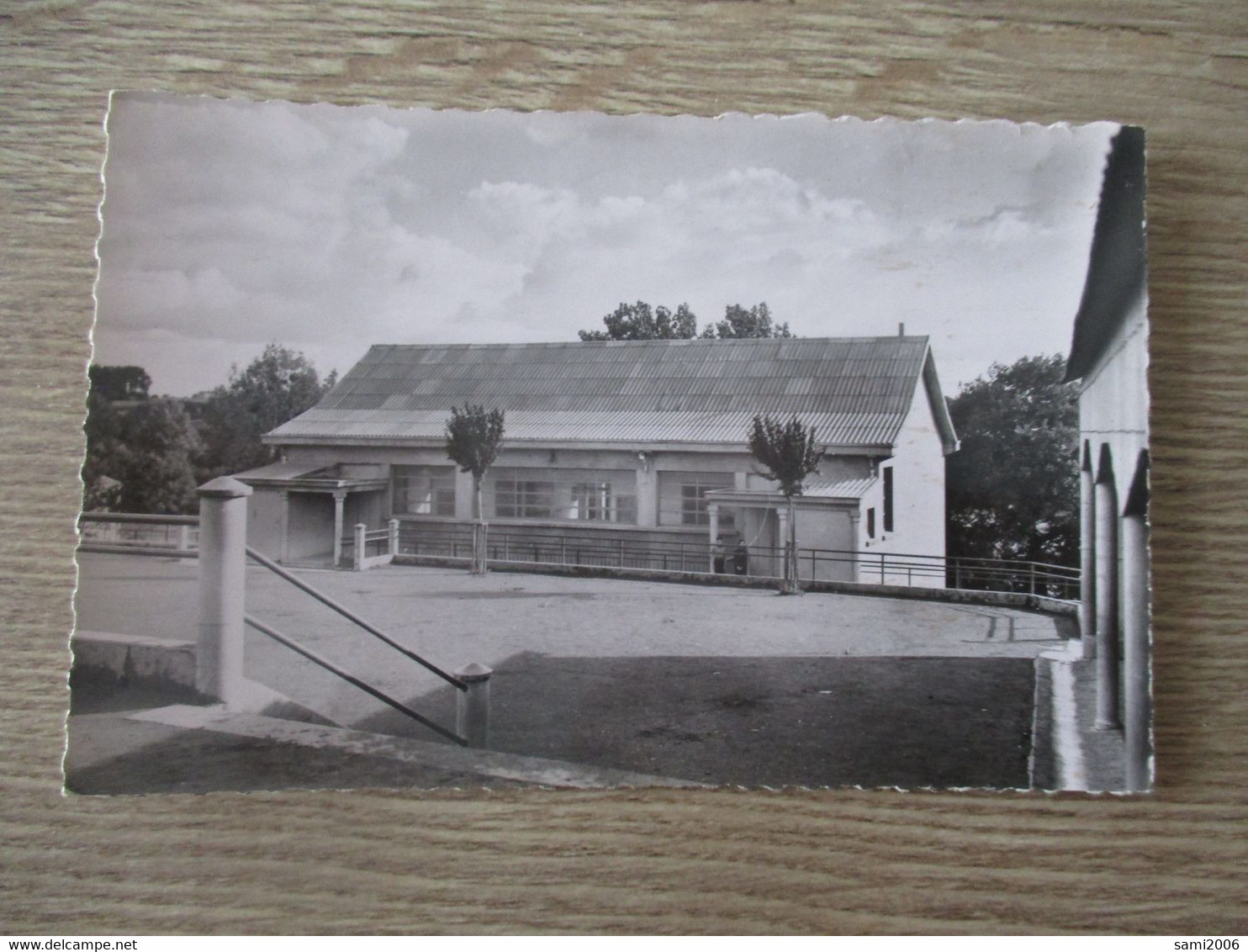 44 GORGES CENTRE D'ANGREVIERS NOUVEAU GROUPE SCOLAIRE - Gorges