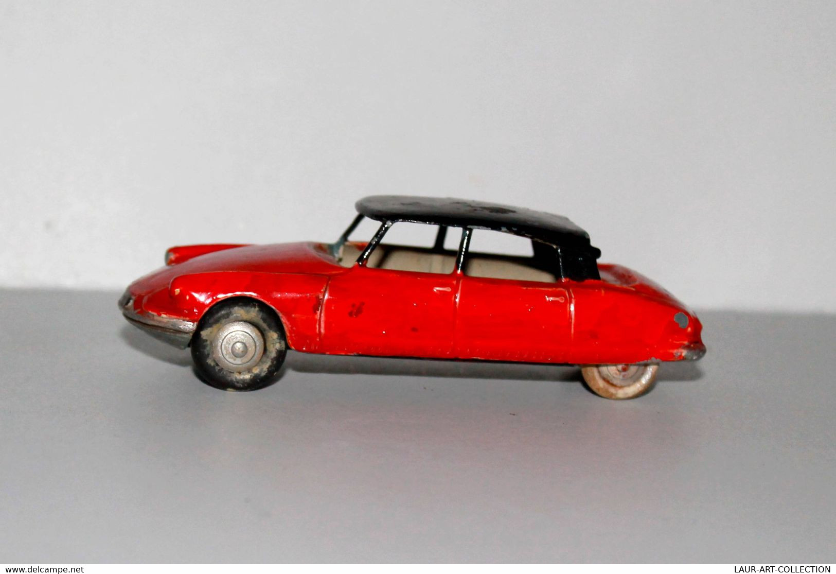 MECCANO - DINKY TOYS - CITROEN DS 19 ROUGE REF 24C - ECH 1/43  ANCIEN MINIATURE AUTOMOBILE        (030122DT.1) - Dinky