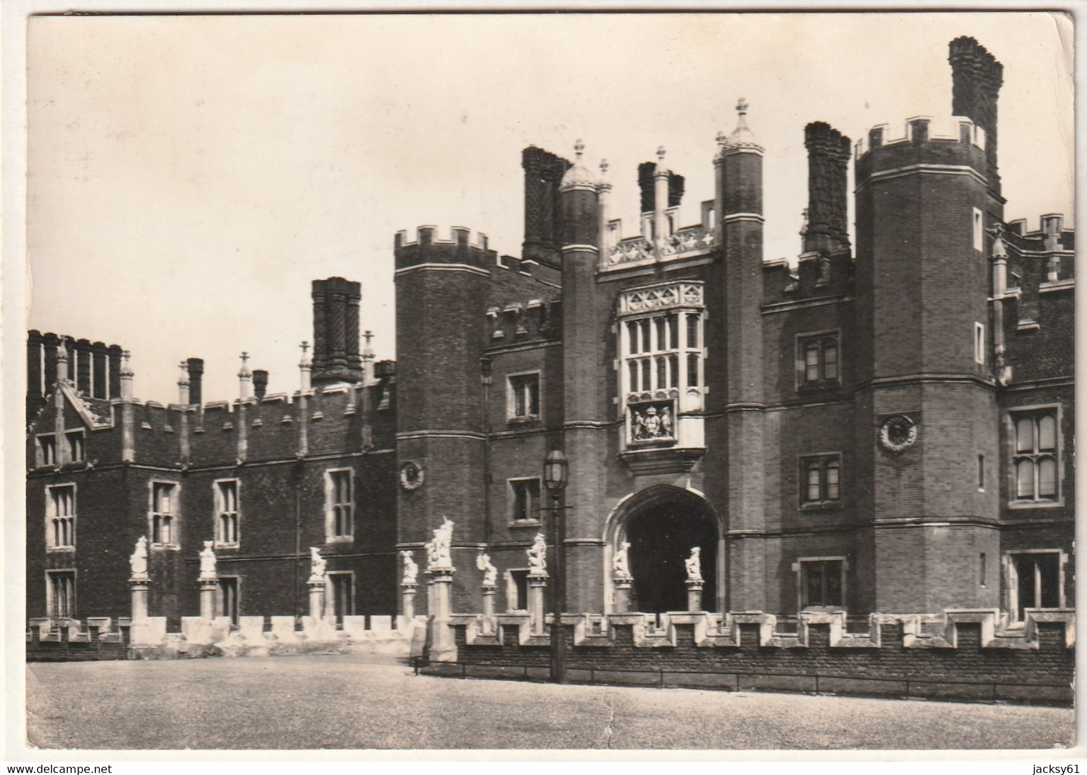 Hampton Court Palace , Middlesex - Middlesex