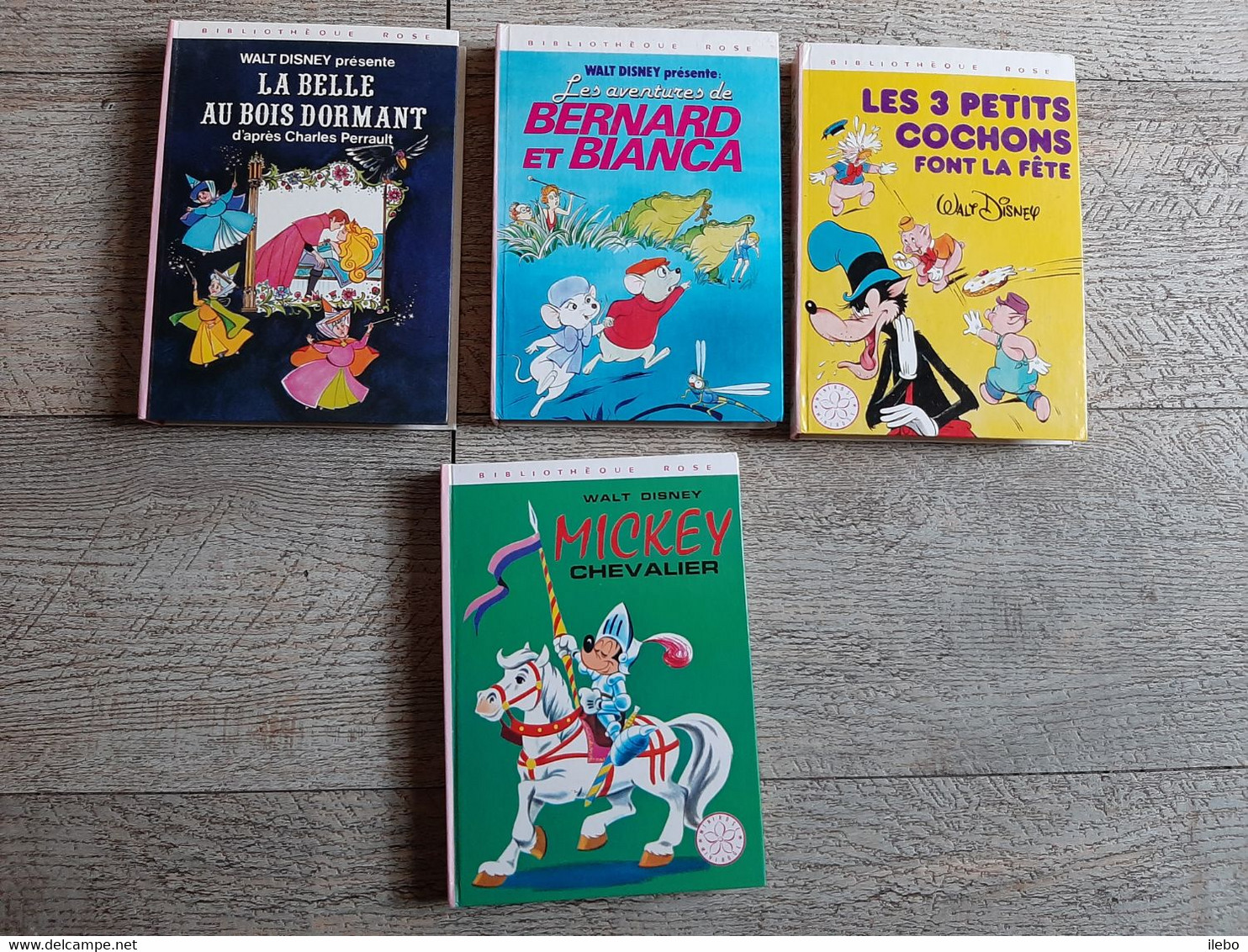 Lot 4 Livres La Bibliothèque Rose Walt Disney TBE Mickey Belle Au Bois Dormant 3 Petits Cochons Bernard Et Bianca - Biblioteca Rosa