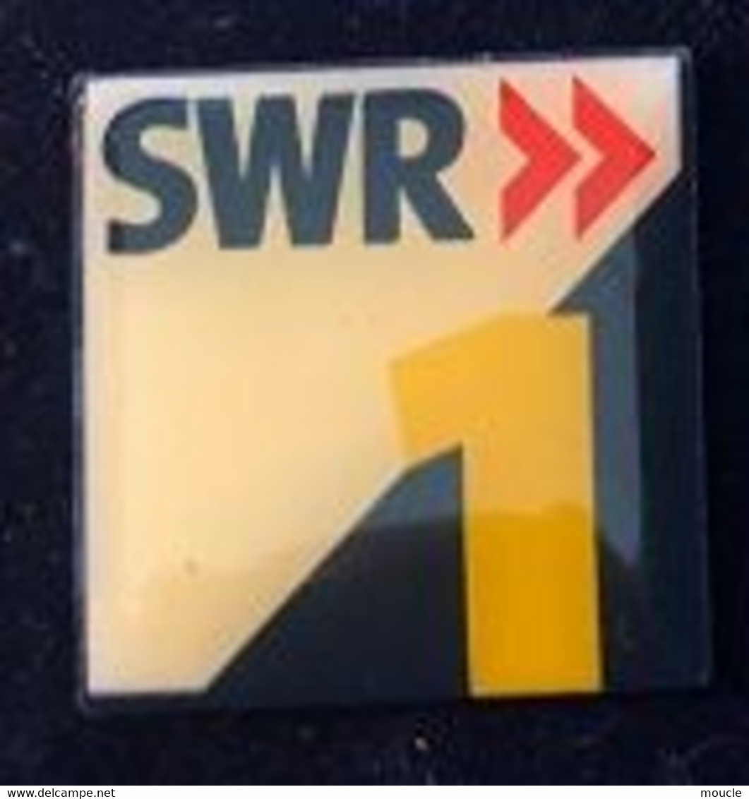 RADIO ALLEMANDE REGIONALE - SÜDWESTRUNDFUNK - SWR 1 - GERMAN RADIO - RADIO TEDESCA - DEUTSCHES RADIO  -     (ROSE) - Medios De Comunicación