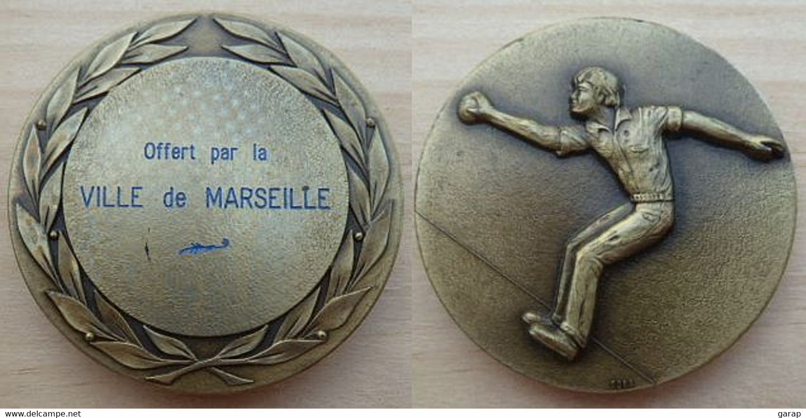 DA-058 Médaille Offertepar La Ville De Marseille Signée VONAde 50mm De Diamètre,poids=54,6g Pétanque - Boule/Pétanque