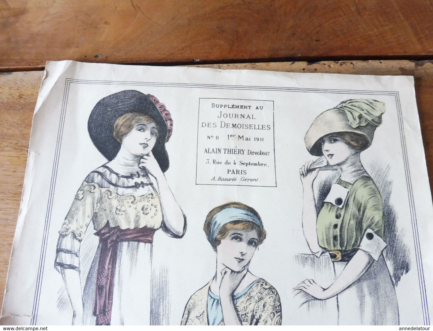 1911 Publicité De La PARFUMERIE HOUBIGANT Par "Le Journal Des Demoiselles"  - MODES De PARIS - Drogisterij & Parfum