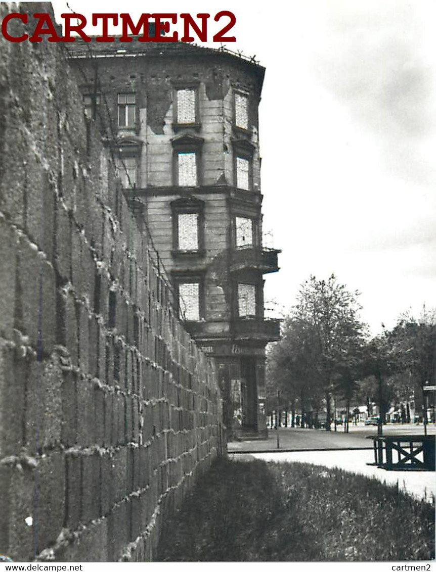 DIE MAUER DURCH BERLIN MUR DE BERLIN POCHETTE DE 12 PHOTOGRAPHIES PORTE BRANDEBOURG POSTDAM BERNAU MEMENTO CHECKPOINT - Muro De Berlin