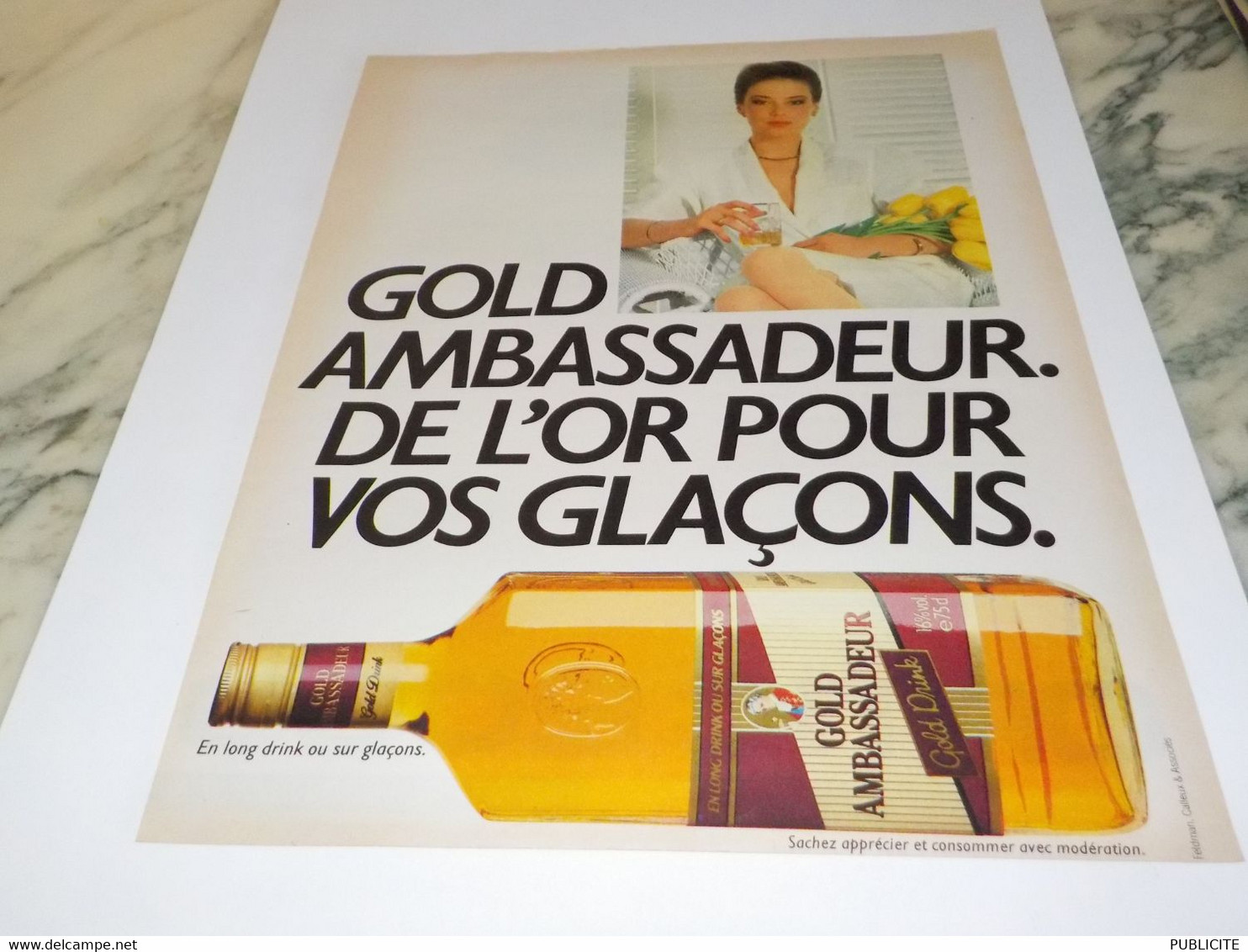 ANCIENNE PUBLICITE GOLD AMBASSADEUR 1984 - Alcools