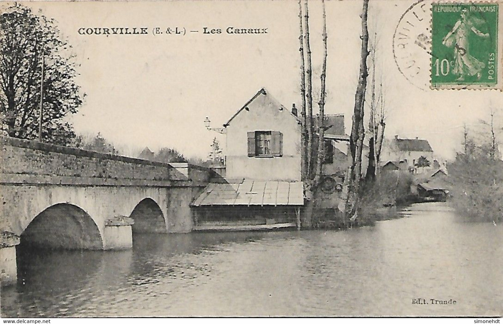 COURVILLE - Les Canaux - Courville