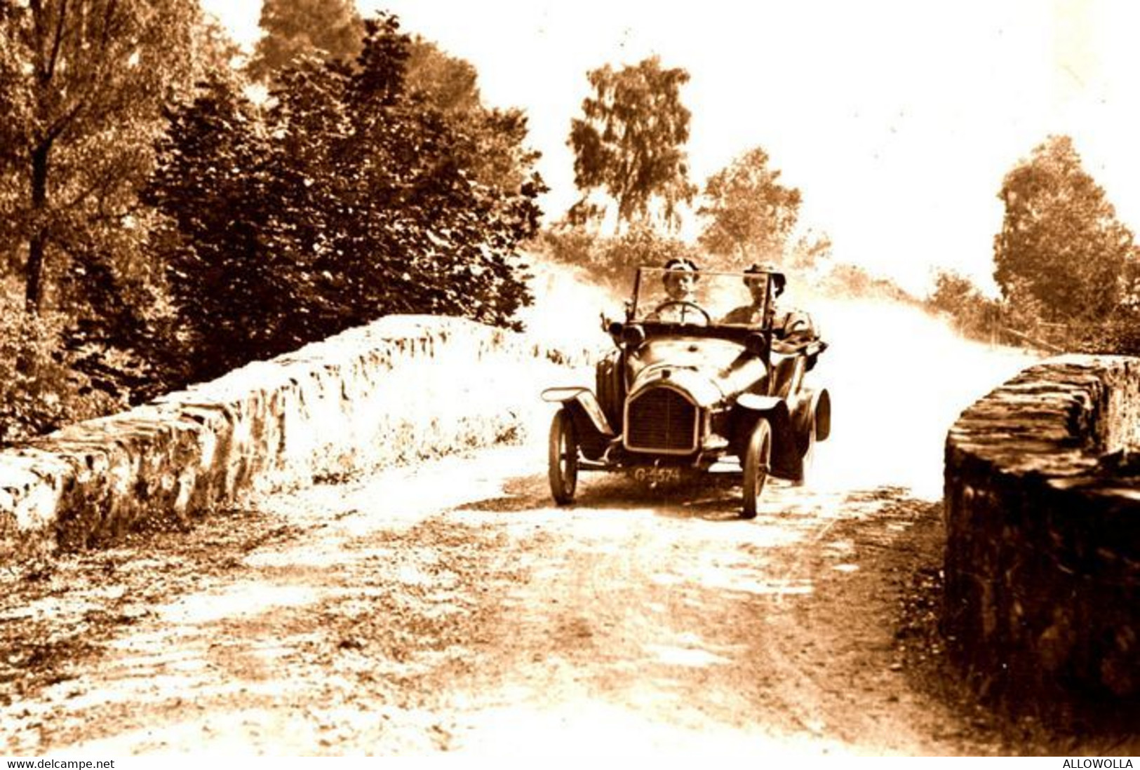 16153"PEUGEOT ENTRE 1900 ET 1940-LA PHOTO EST UNE IMPRESSION RECENTE D'UN LABORATOIRE PHOTO PROFESSIONEL-Cm. 10 X 15 - Auto's