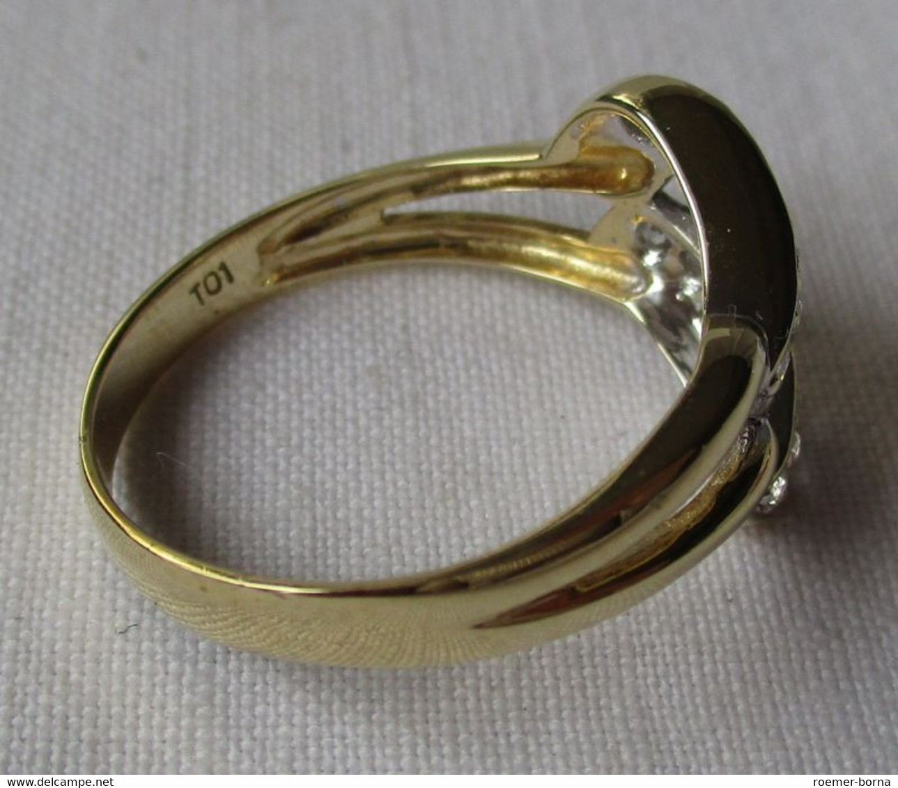 Herrlicher 585er Gold Damenring Mit 14 Weißen Steinen (124771) - Ringe