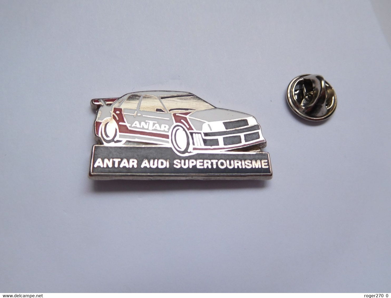 Superbe Pin's En Zamac , Auto Audi VAG Supertourisme , Antar ELF , Argent , Signé EBC - Audi