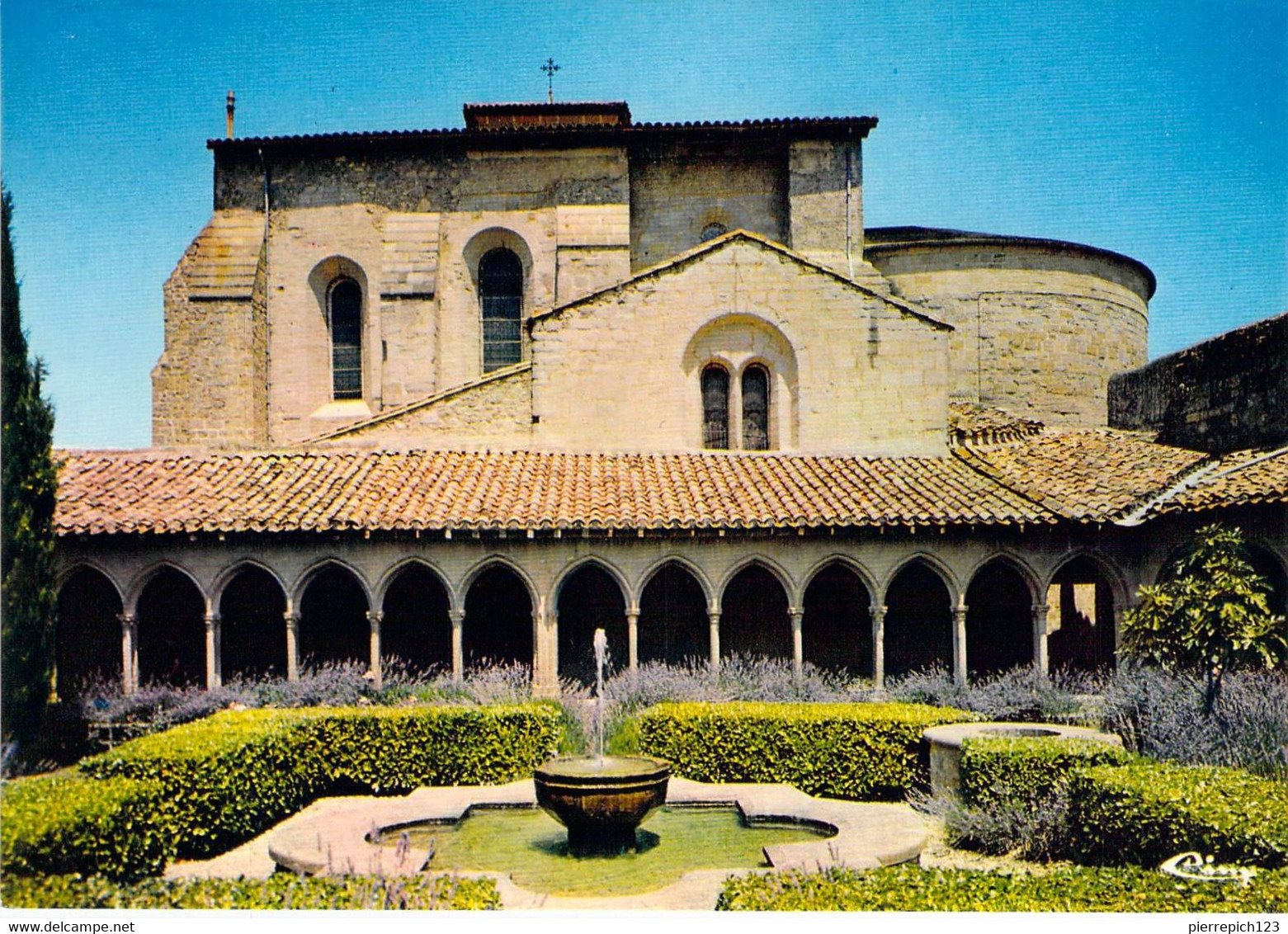 11 - Saint Hilaire De L'Aude - Le Cloître Et L'église Vus Du Jardin - Saint Hilaire