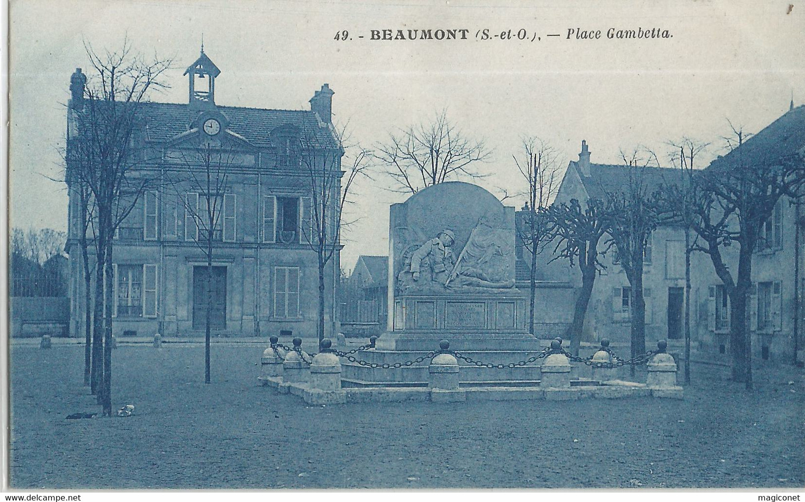 CPA - Beaumont-sur-Oise - Place Gambetta - Beaumont