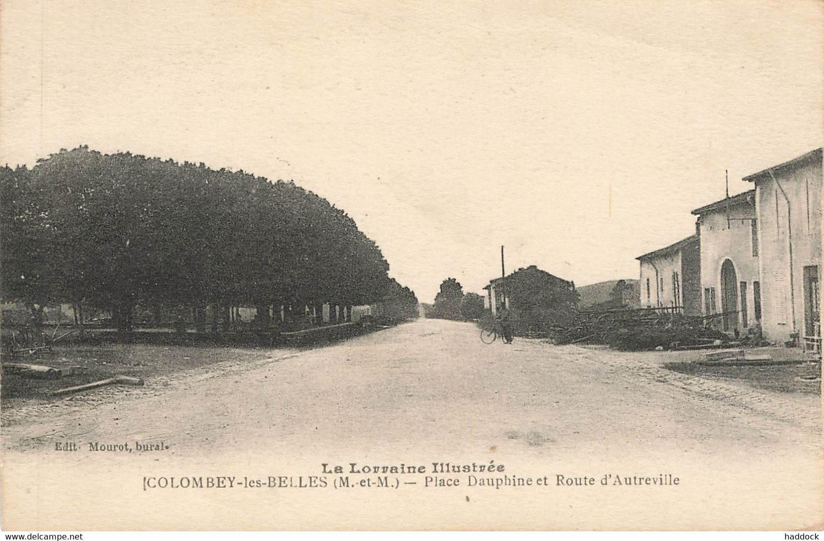 COLOMBEY LES BELLES : PLACE DAUPHINE ET ROUTE D'AYTREVILLE - Colombey Les Belles