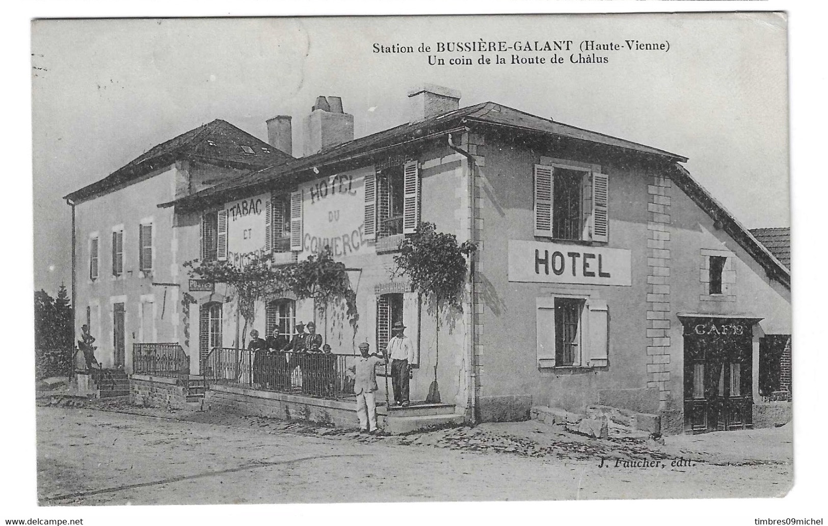 CPA Bussière Galant Un Coin De La Route De Châlus - Bussiere Poitevine