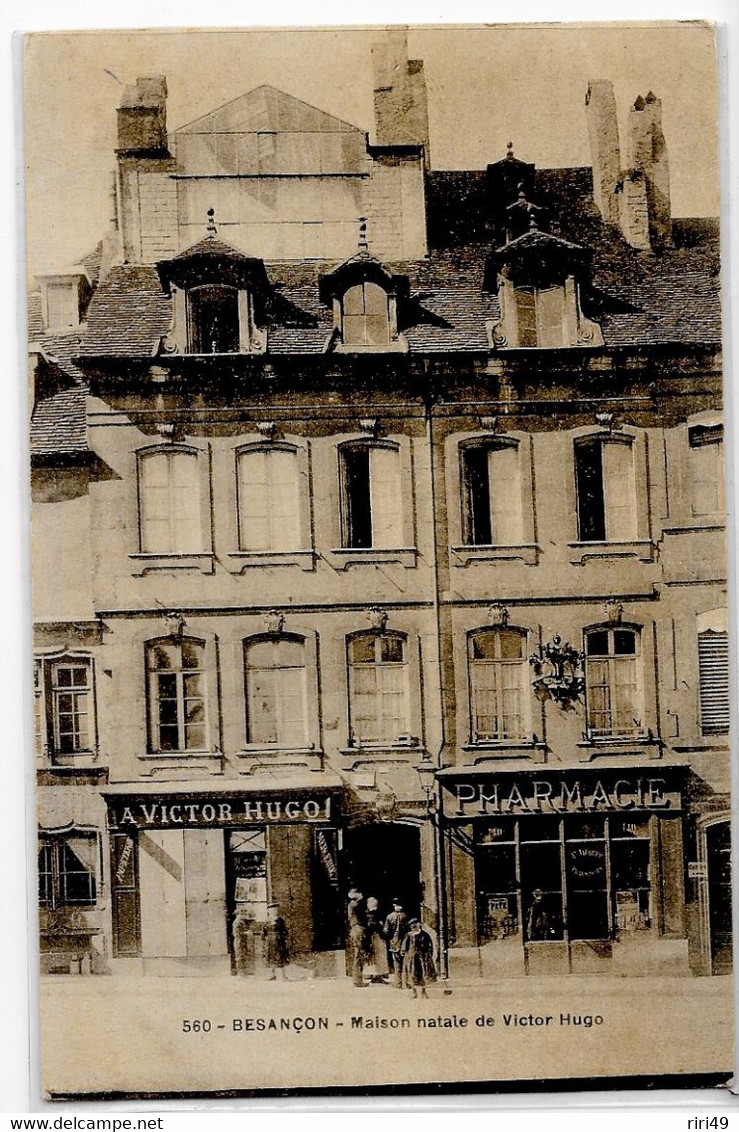 Cpa, Besançon, Maison Natale De Victor Hugo, Commerce: Pharmacie, Animée, Dos Vierge Et Divisé - Andere & Zonder Classificatie