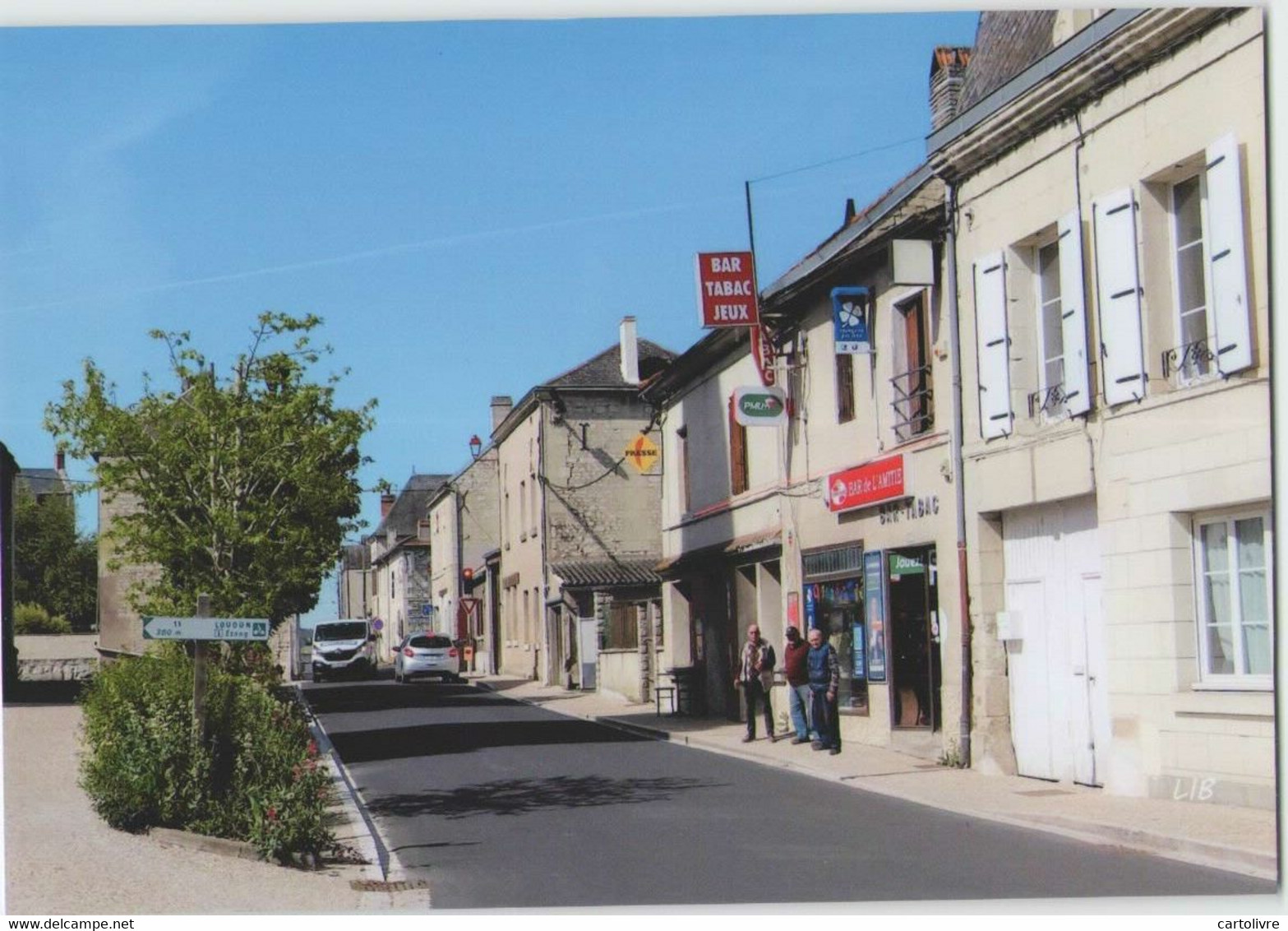 CPM 86 LES TROIS MOUTIERS ... Avenue D'Aumetz, Le Bar De L'Amitié (Livenais LU130519) - Les Trois Moutiers